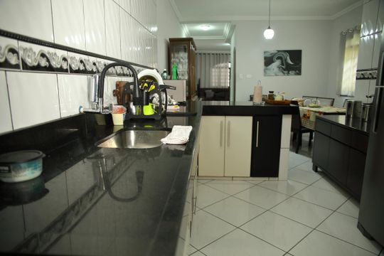 Cozinha  de casa à venda com 3 quartos, 180m² em Bairro dos Casa, São Bernardo do Campo