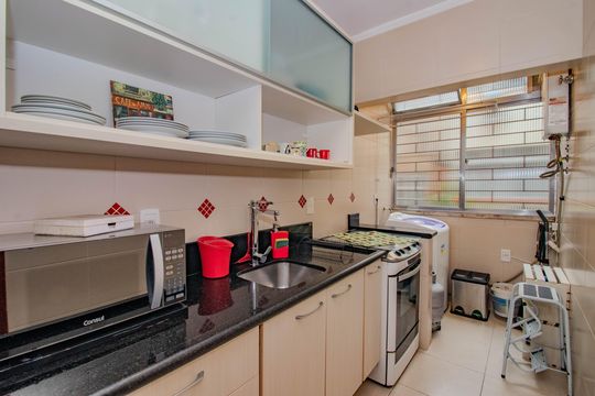 Cozinha e Área de Serviço de apartamento para alugar com 1 quarto, 45m² em Petrópolis, Porto Alegre
