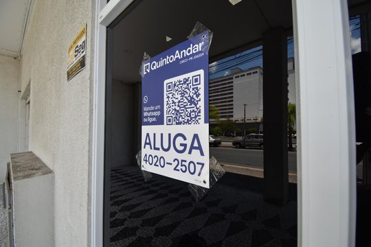 Plaquinha de kitnet/studio à venda com 1 quarto, 27m² em Cristo Rei, Curitiba
