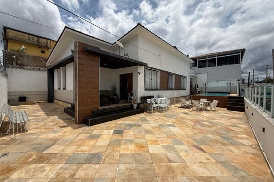 Casa para alugar com 3 quartos, 300m² em Renascença, Belo Horizonte