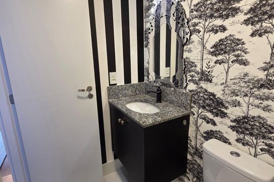 Banheiro de apartamento à venda com 2 quartos, 46m² em Campininha, São Paulo