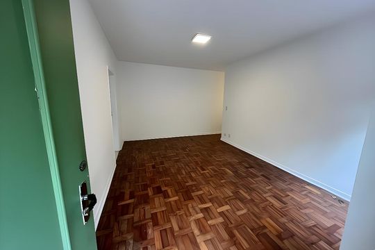 Apartamento para alugar com 3 quartos, 140m² em Jardim das Bandeiras, São Paulo