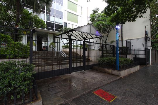 Fachada e Portaria de apartamento à venda com 3 quartos, 140m² em Itaim Bibi, São Paulo