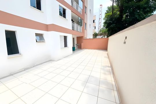 Apartamento para alugar com 2 quartos, 90m² em Vila Carmosina, São Paulo