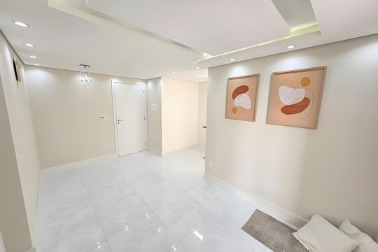 Apartamento para alugar com 2 quartos, 90m² em Vila Carmosina, São Paulo