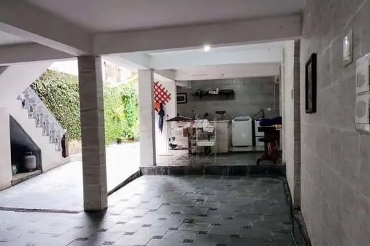 Área externa de casa à venda com 3 quartos, 133m² em Vila Antonieta, São Paulo