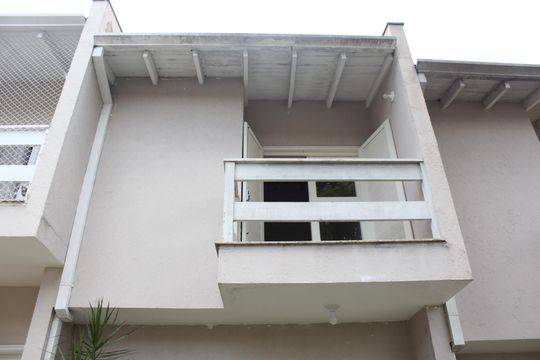 Fachada de casa de condomínio para alugar com 2 quartos, 125m² em Parque Rincao, Cotia