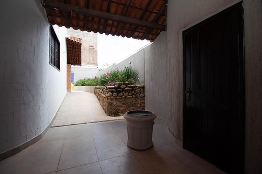 Hall de casa de condomínio para alugar com 7 quartos, 450m² em Jardim Botânico, Brasília