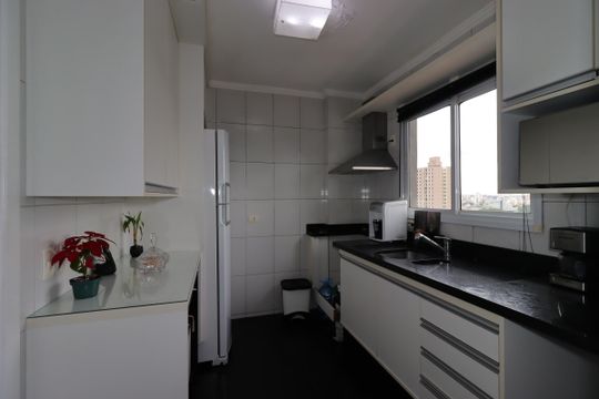 Cozinha de apartamento à venda com 2 quartos, 100m² em Vila Valparaíso, Santo André