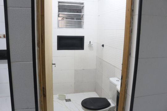 Banheiro de casa para alugar com 2 quartos, 62m² em Vila Palmares, São Caetano do Sul