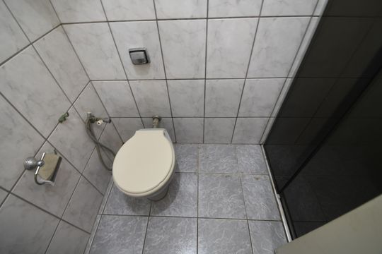 Banheiro de kitnet/studio para alugar com 1 quarto, 36m² em Centro, Campinas