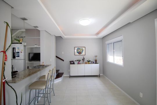 Casa à venda com 3 quartos, 310m² em São Geraldo, Porto Alegre
