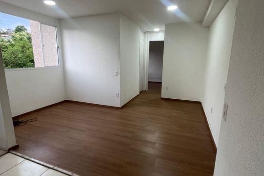 Apartamento para alugar com 2 quartos, 42m² em Santa Cruz, Rio de Janeiro