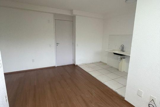Sala de apartamento para alugar com 2 quartos, 42m² em Santa Cruz, Rio de Janeiro
