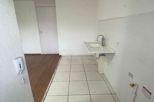 Cozinha de apartamento para alugar com 2 quartos, 42m² em Santa Cruz, Rio de Janeiro
