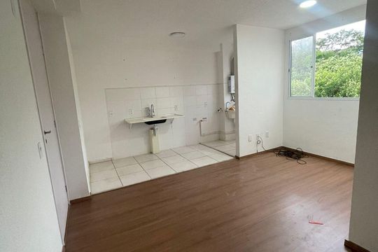 Sala de apartamento para alugar com 2 quartos, 42m² em Santa Cruz, Rio de Janeiro
