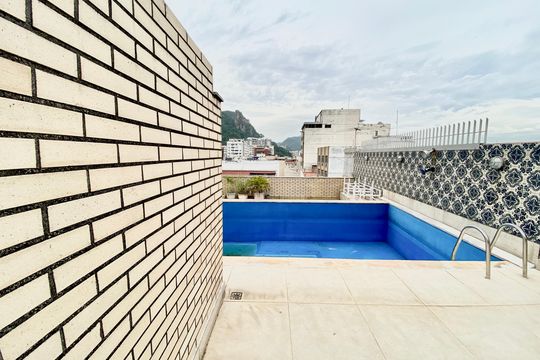 Piscina  de apartamento à venda com 3 quartos, 190m² em Copacabana, Rio de Janeiro