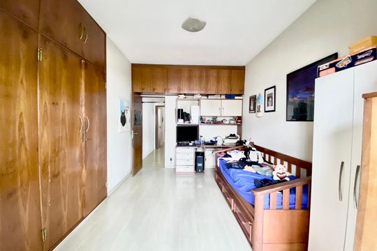 Quarto 1 de apartamento à venda com 3 quartos, 190m² em Copacabana, Rio de Janeiro