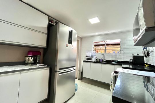 Cozinha de casa para alugar com 2 quartos, 77m² em Cidade Ademar, São Paulo