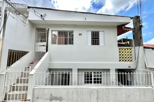 Fachada de casa para alugar com 2 quartos, 77m² em Cidade Ademar, São Paulo
