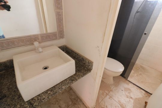 Banheiro de apartamento à venda com 2 quartos, 45m² em Conceicao, Osasco