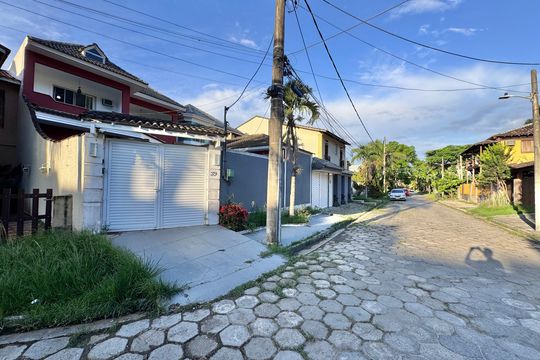 Fachada de casa de condomínio à venda com 4 quartos, 310m² em Recreio dos Bandeirantes, Rio de Janeiro