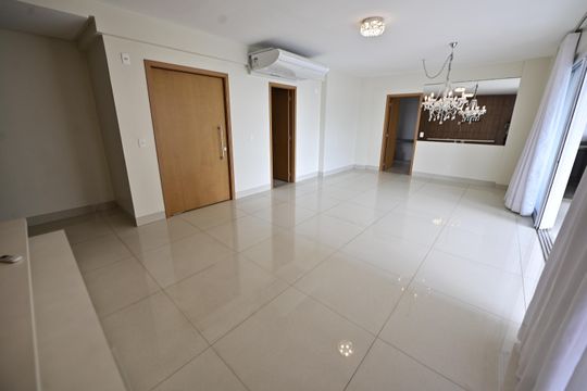 Apartamento para alugar com 4 quartos, 191m² em Setor Bueno, Goiânia