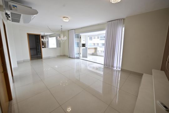 Apartamento para alugar com 4 quartos, 191m² em Setor Bueno, Goiânia