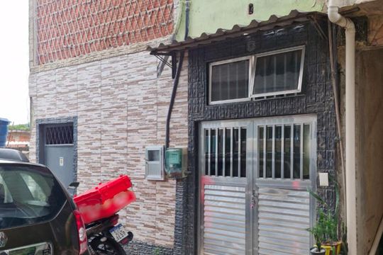 Fachada de casa de condomínio para alugar com 2 quartos, 72m² em Cascadura, Rio de Janeiro