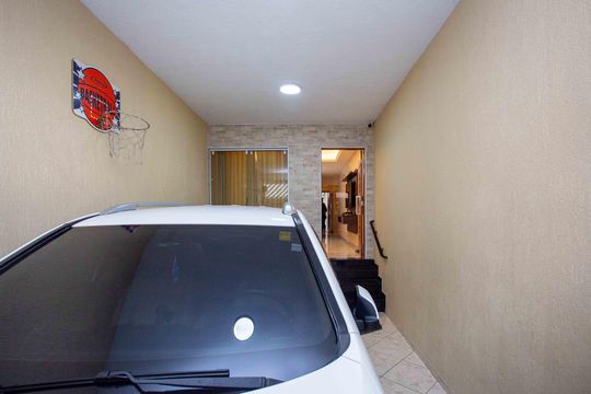 Garagem de casa à venda com 3 quartos, 190m² em Jardim Luso, São Paulo