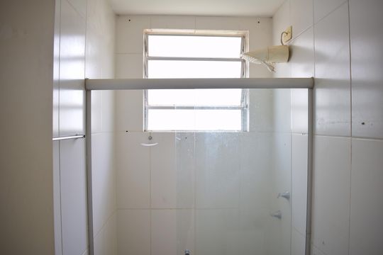 Banheiro de apartamento para alugar com 2 quartos, 90m² em Parque Sao Sebastiao, Ribeirão Preto