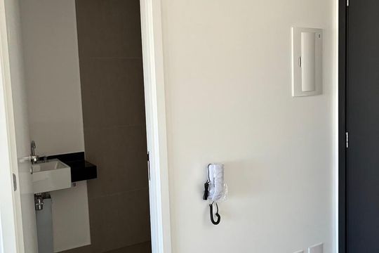 Banheiro de kitnet/studio à venda com 1 quarto, 22m² em Santo Amaro, São Paulo