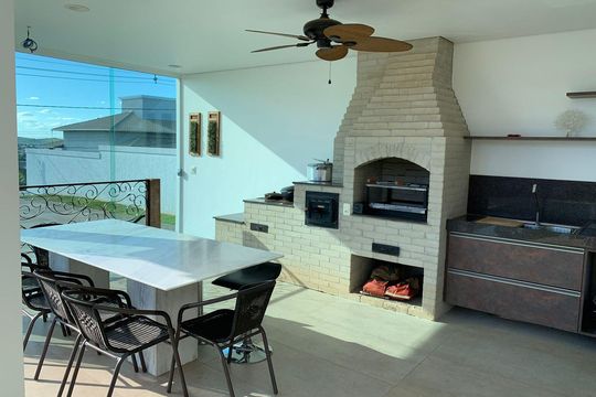 Área externa de casa para alugar com 4 quartos, 400m² em Joá, Lagoa Santa
