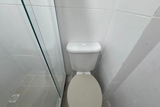 Suíte - Banheiro de apartamento à venda com 2 quartos, 58m² em Vargem Grande, Rio de Janeiro