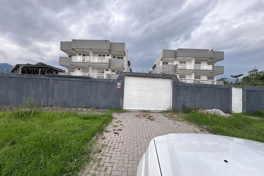 Fachada de apartamento à venda com 2 quartos, 58m² em Vargem Grande, Rio de Janeiro
