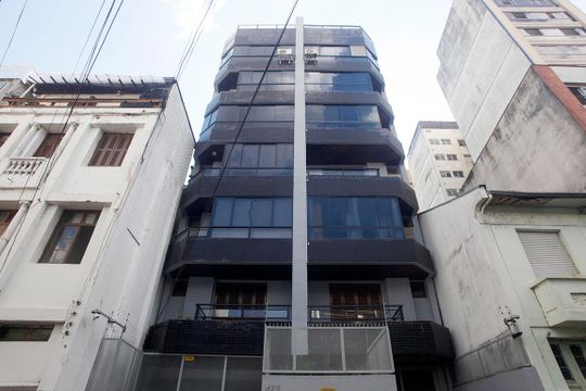 Fachada de kitnet/studio para alugar com 1 quarto, 46m² em Centro Histórico, Porto Alegre