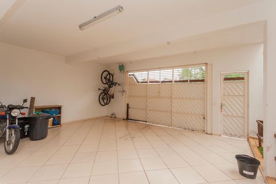 Garagem de casa para alugar com 3 quartos, 300m² em Jardim Florida Paulista, São Paulo