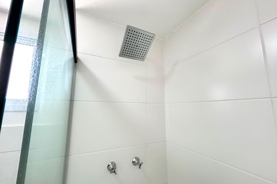 Banheiro da Suíte de apartamento à venda com 2 quartos, 55m² em Vila das Bandeiras, Guarulhos