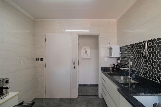 Cozinha de apartamento à venda com 2 quartos, 112m² em Perdizes, São Paulo