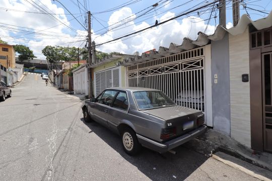 Fachada de casa para alugar com 1 quarto, 25m² em Vila Palmares, Santo André