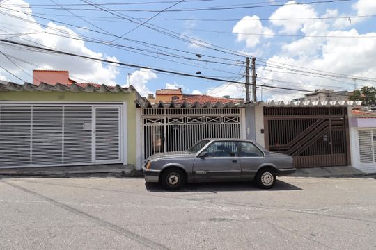 Fachada de casa para alugar com 1 quarto, 25m² em Vila Palmares, Santo André