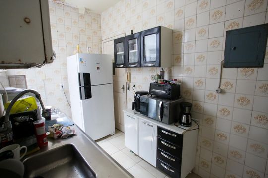 Cozinha de apartamento à venda com 1 quarto, 62m² em Tanque, Rio de Janeiro