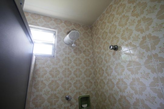 Banheiro de apartamento à venda com 1 quarto, 62m² em Tanque, Rio de Janeiro