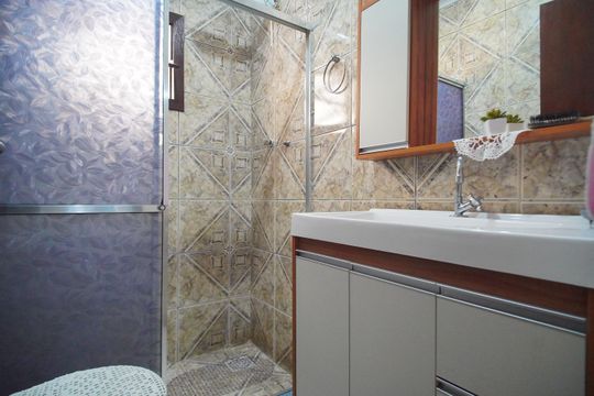 Banheiro de casa à venda com 3 quartos, 120m² em Campina, São Leopoldo