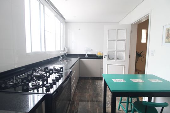 Cozinha de casa à venda com 4 quartos, 459m² em Pedreira, São Paulo