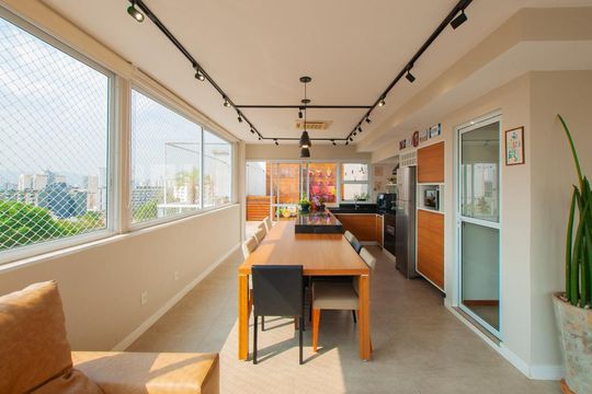 Varanda de apartamento à venda com 3 quartos, 185m² em Vila Ipojuca, São Paulo
