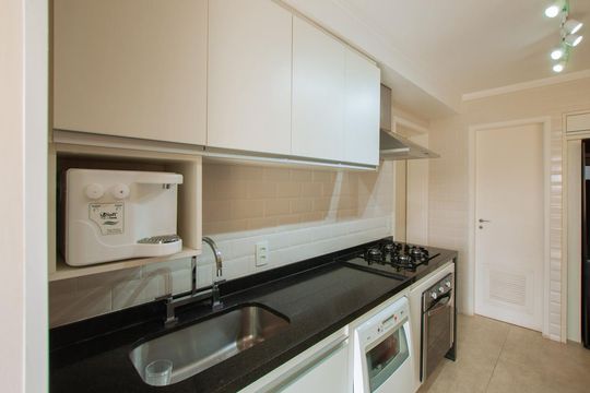 Cozinha de apartamento à venda com 3 quartos, 185m² em Vila Ipojuca, São Paulo
