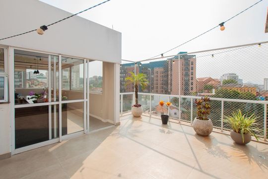 Área externa de apartamento à venda com 3 quartos, 185m² em Vila Ipojuca, São Paulo