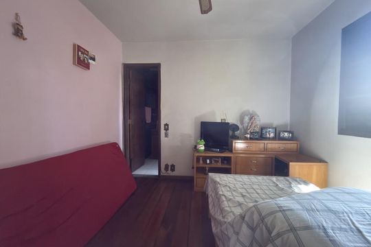 Casa à venda com 4 quartos, 380m² em Granja Vista Alegre, Contagem