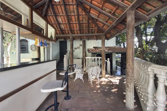 Casa à venda com 4 quartos, 380m² em Granja Vista Alegre, Contagem